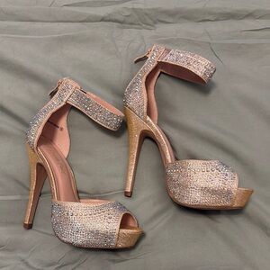 Dream Pairs Platform Heels Size 6